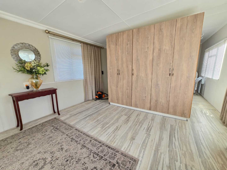 3 Bedroom Property for Sale in Stilbaai Western Cape